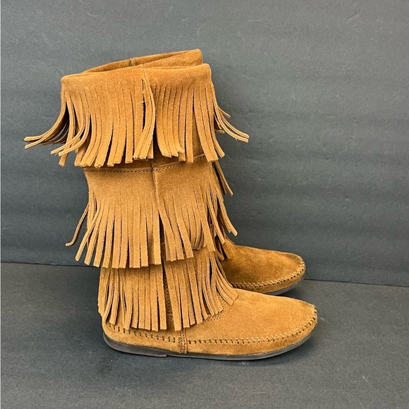 Minnetonka Boots Womans Size 8 Layer Fringe Brown Suede Boots Moccasins - Picture 1 of 9